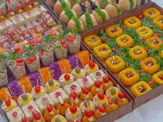 پذیرایی مهمانی با فینگرفود